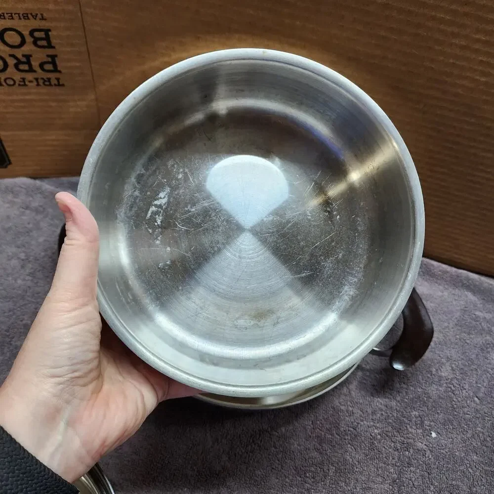 Various stainless steel pan, bowl and collapsible collinder Shlf